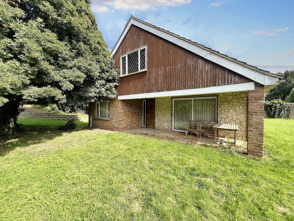 Property photo 1 of 8