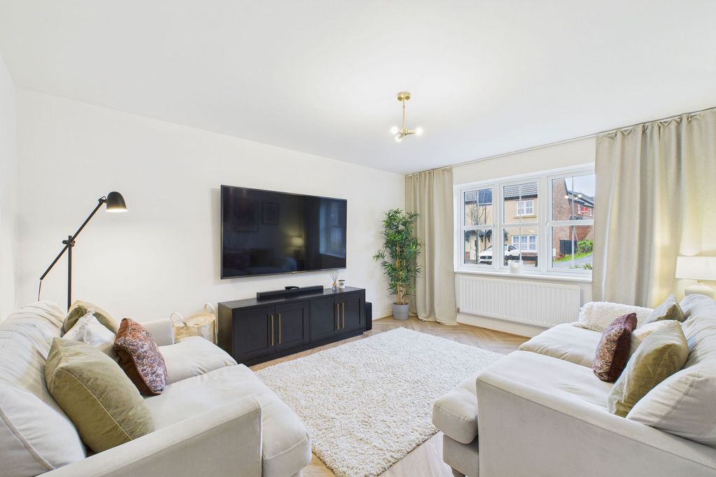 Property photo 2 of 25