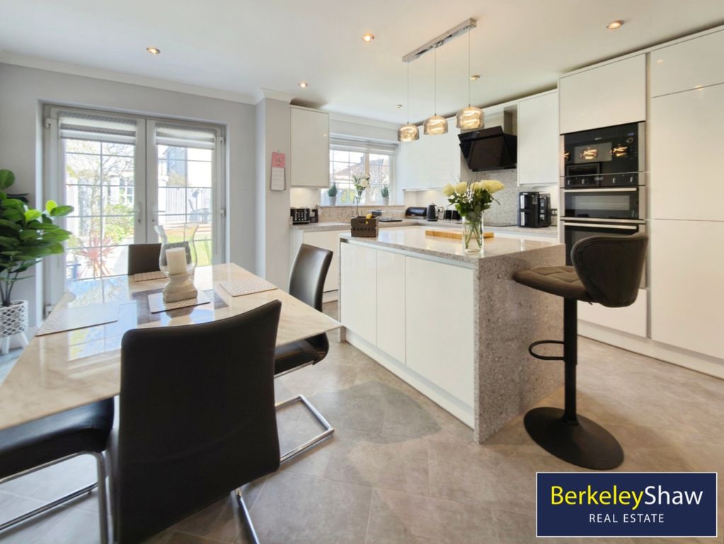 Property photo 3 of 28 Family Room