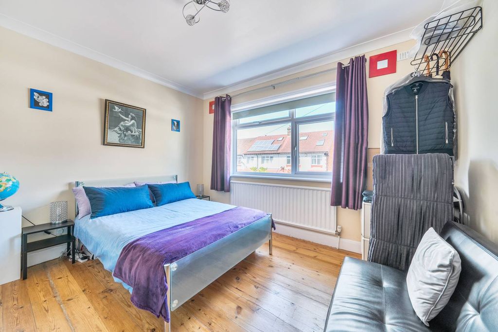 Property photo 3 of 14