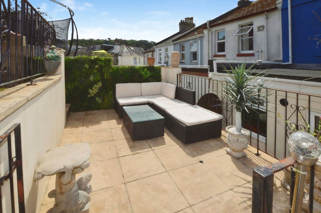 Property photo 2 of 16 Pbox-Img.Jpg