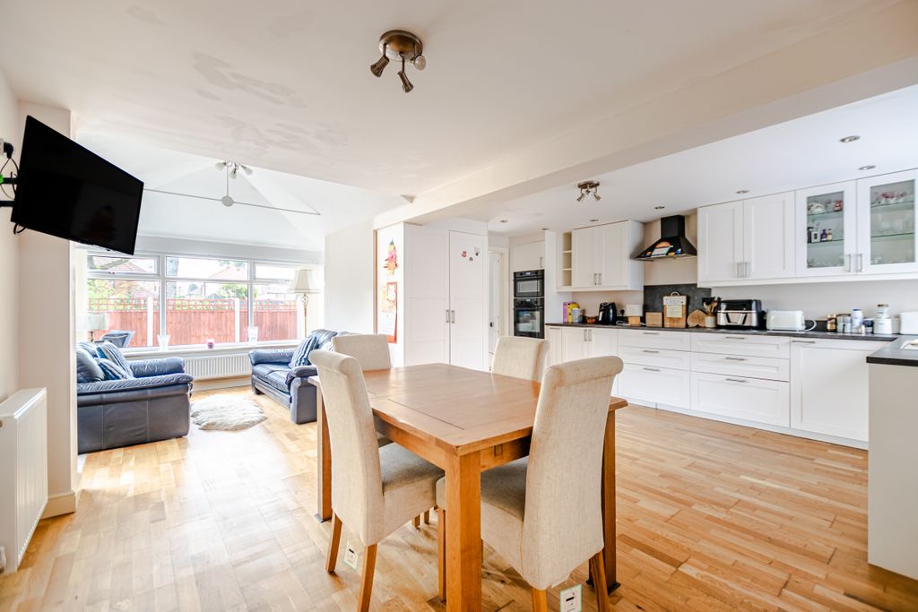 Property photo 2 of 24 Kitchen1