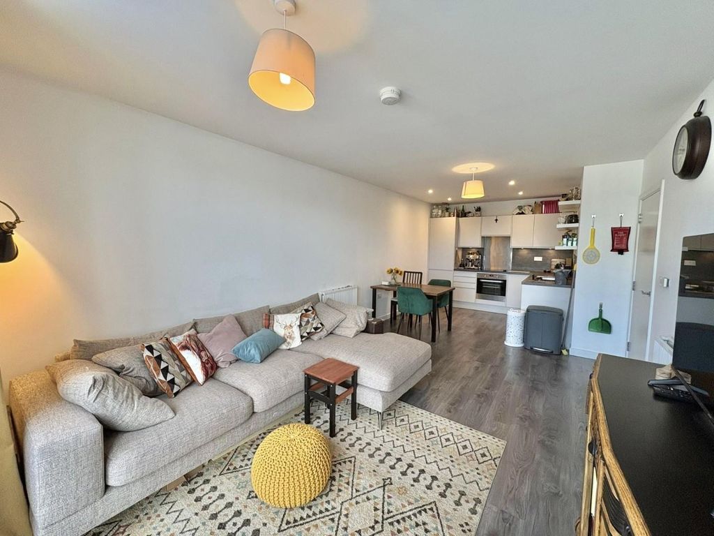 Property photo 2 of 12 4Ab79280-105A-4Afa-9361-Ad0160F1A977.Jpg