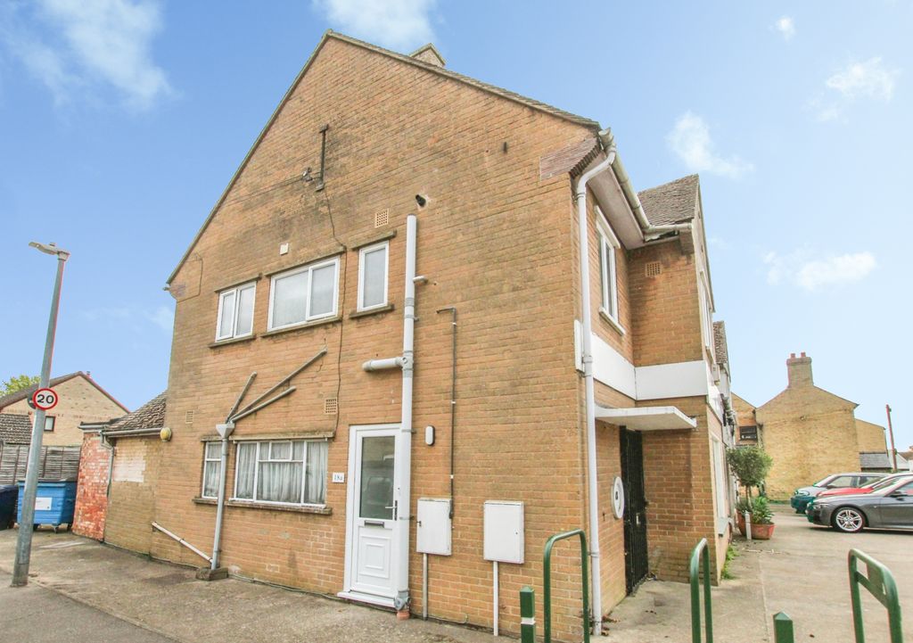 Property photo 1 of 8 Front