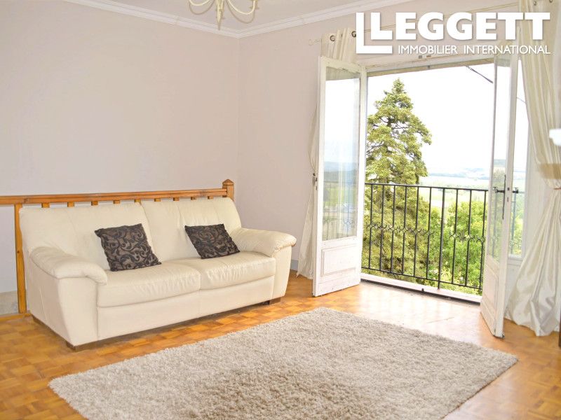 Property photo 3 of 10