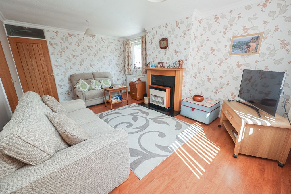 Property photo 3 of 14 4269684