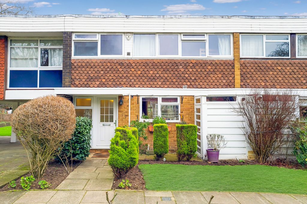 Property photo 1 of 17 External