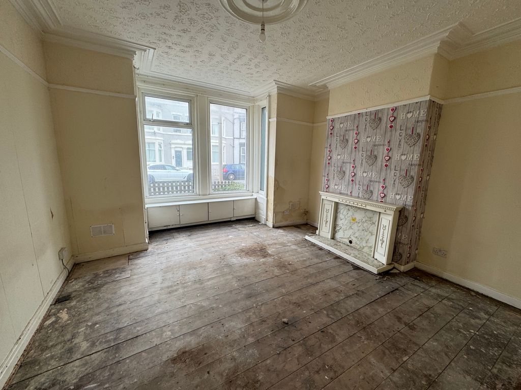 Property photo 2 of 12