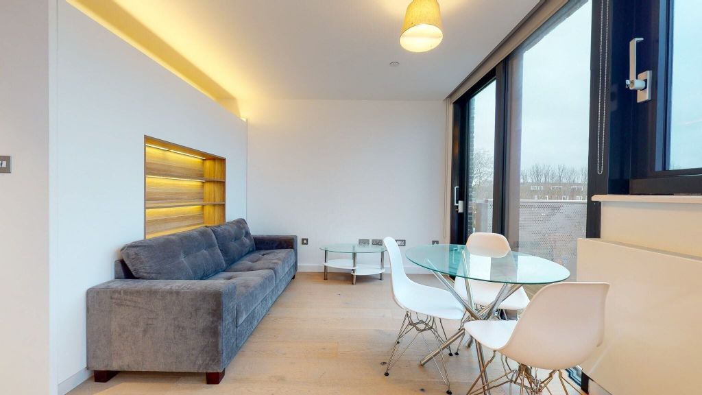 Property photo 1 of 11 Living Room