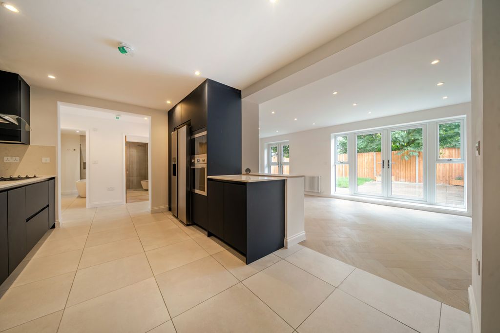 Property photo 3 of 21 1469620-6-6A21564...