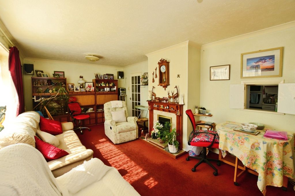 Property photo 3 of 14 Photo