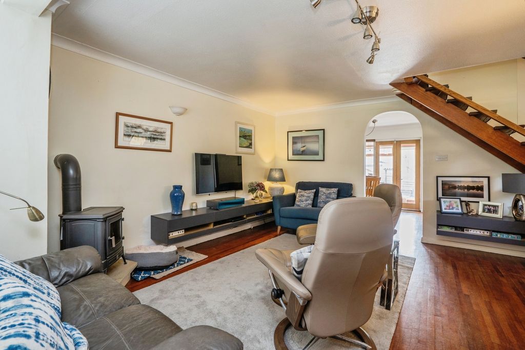 Property photo 2 of 17 Pbox-Img.Jpg