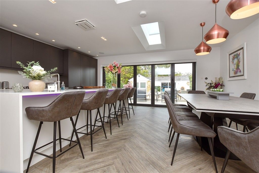 Property photo 3 of 30 Kitchen/Dining Area