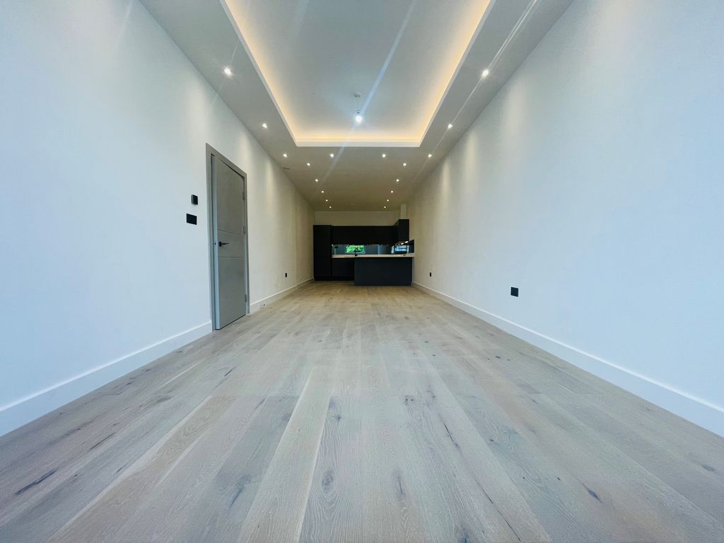 Property photo 2 of 7 Living Room