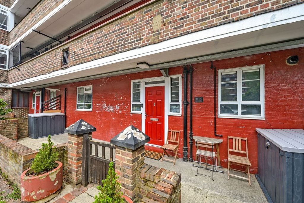 Property photo 1 of 8