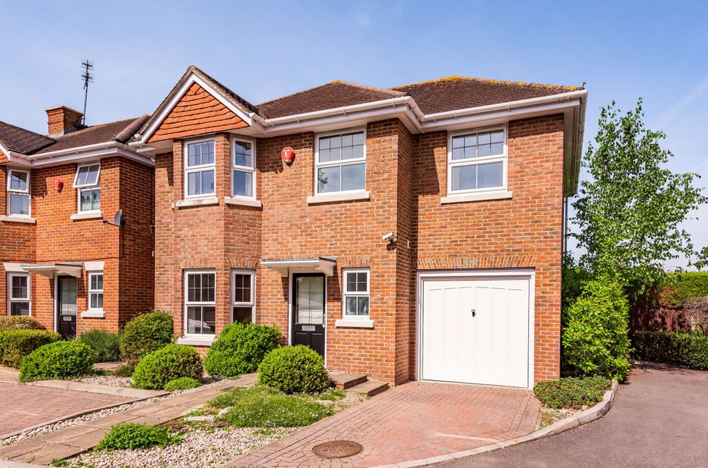 Property photo 1 of 13 Beckingham Place