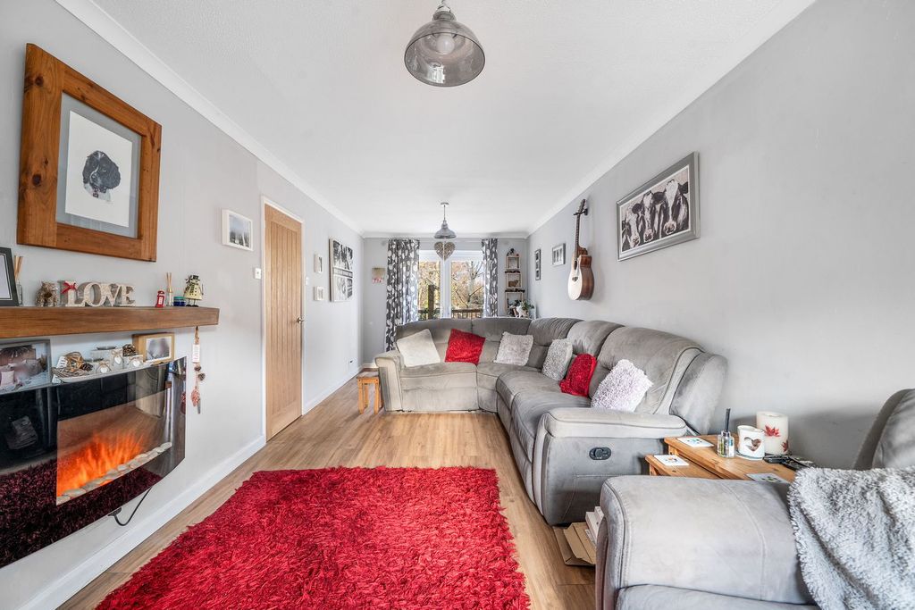 Property photo 2 of 18