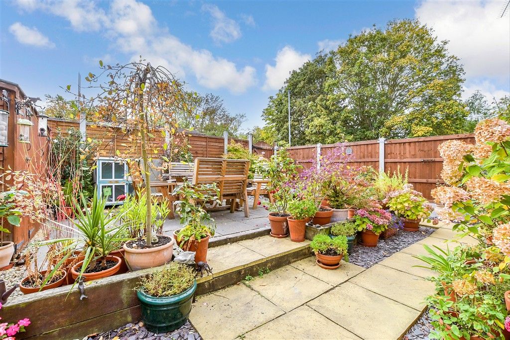 Property photo 2 of 4 Front Garden