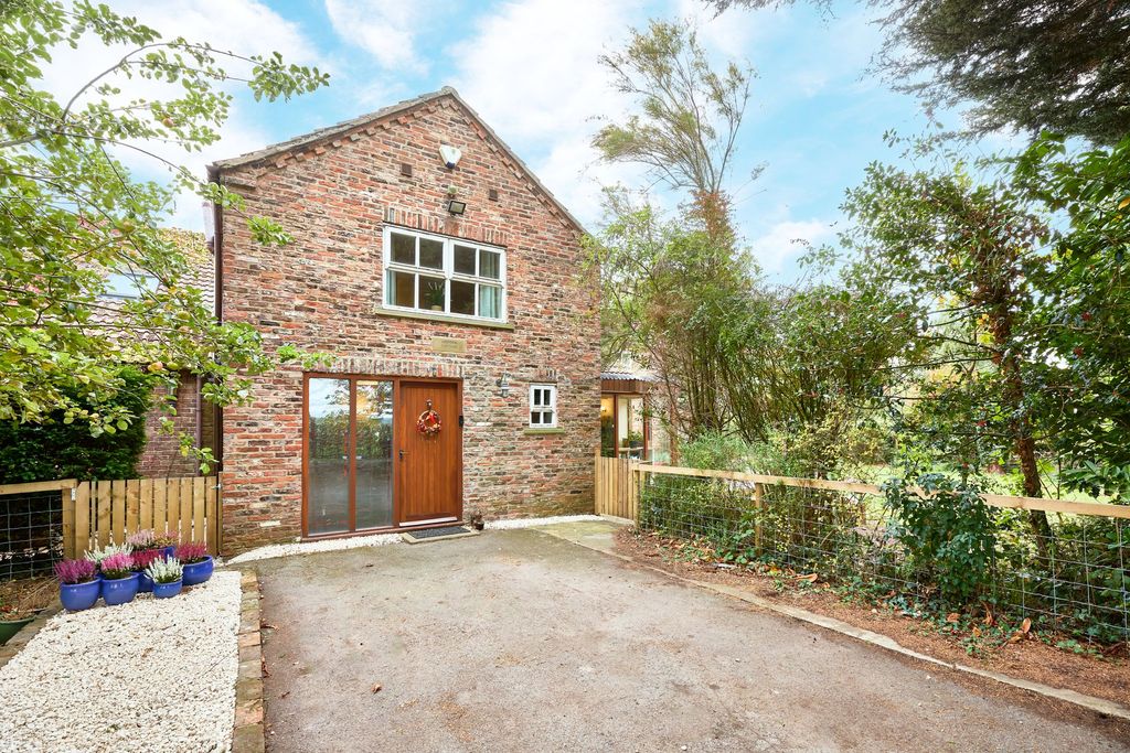 Property photo 3 of 57