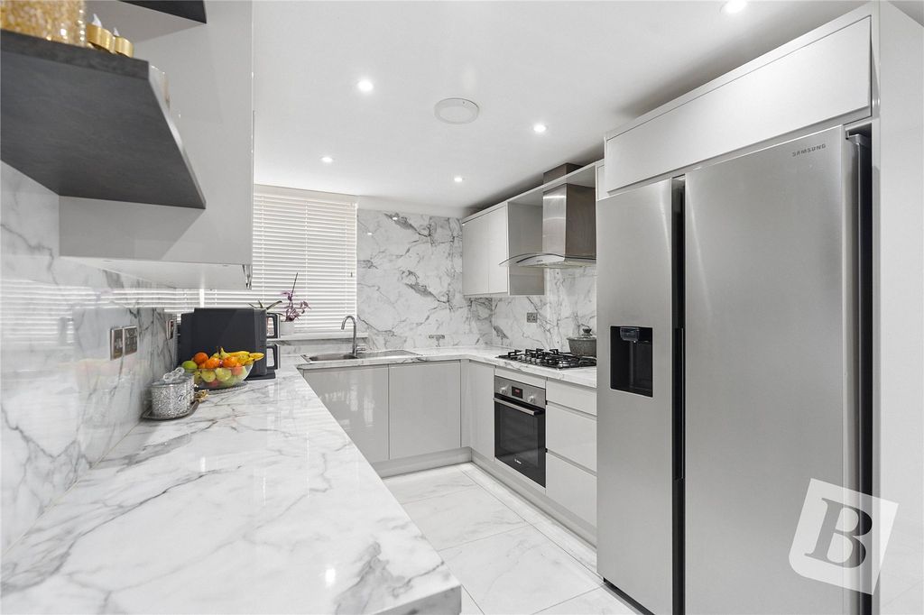 Property photo 3 of 13 Kitchen