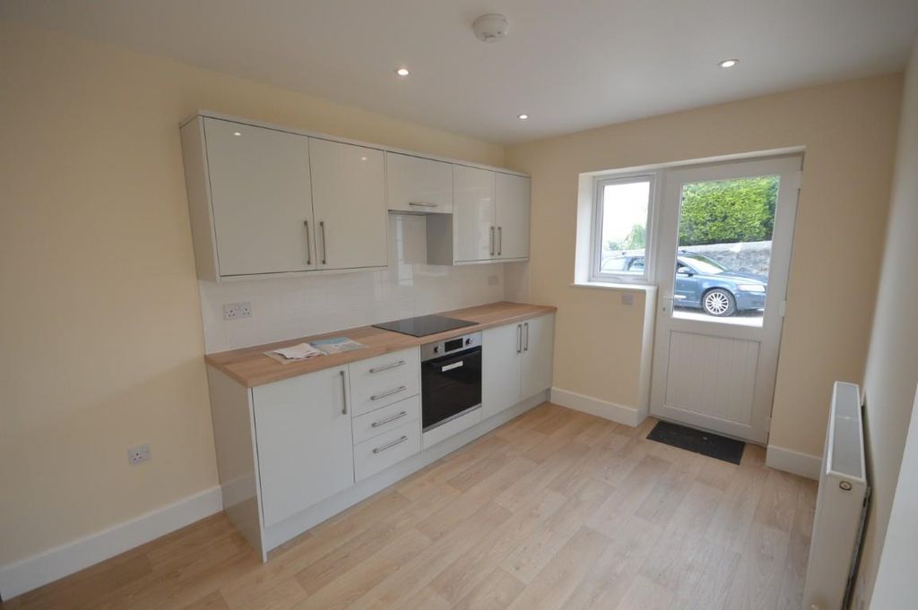 Property photo 2 of 15 Dsc_0011 (Medium).Jpg