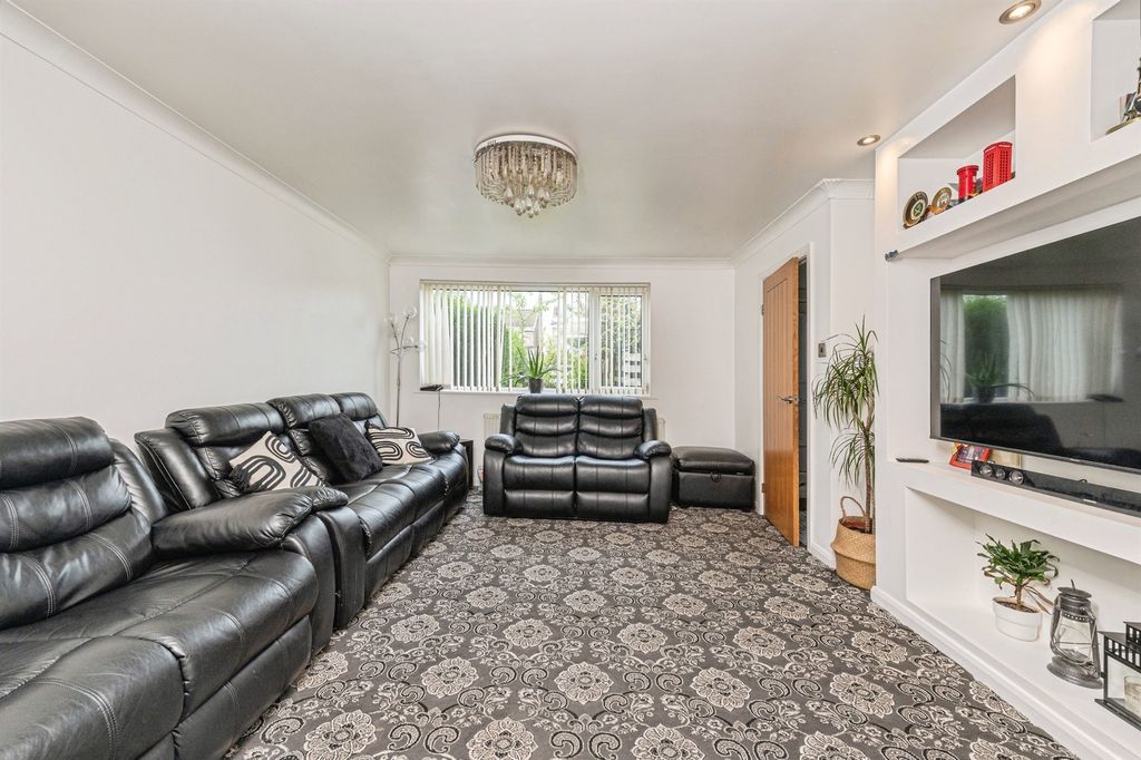 Additional image 14 of 3 bed semi-detached house for saleChalcroft Close, Heckmondwike WF16