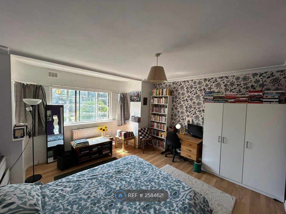 Property photo 1 of 12 Bedroom 1