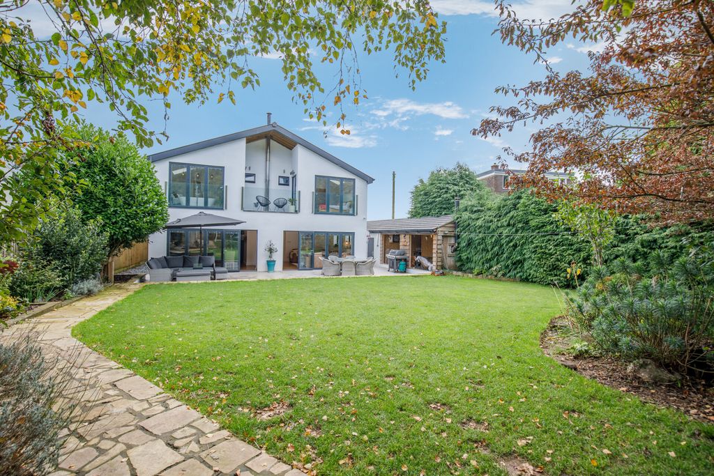 Property photo 1 of 43