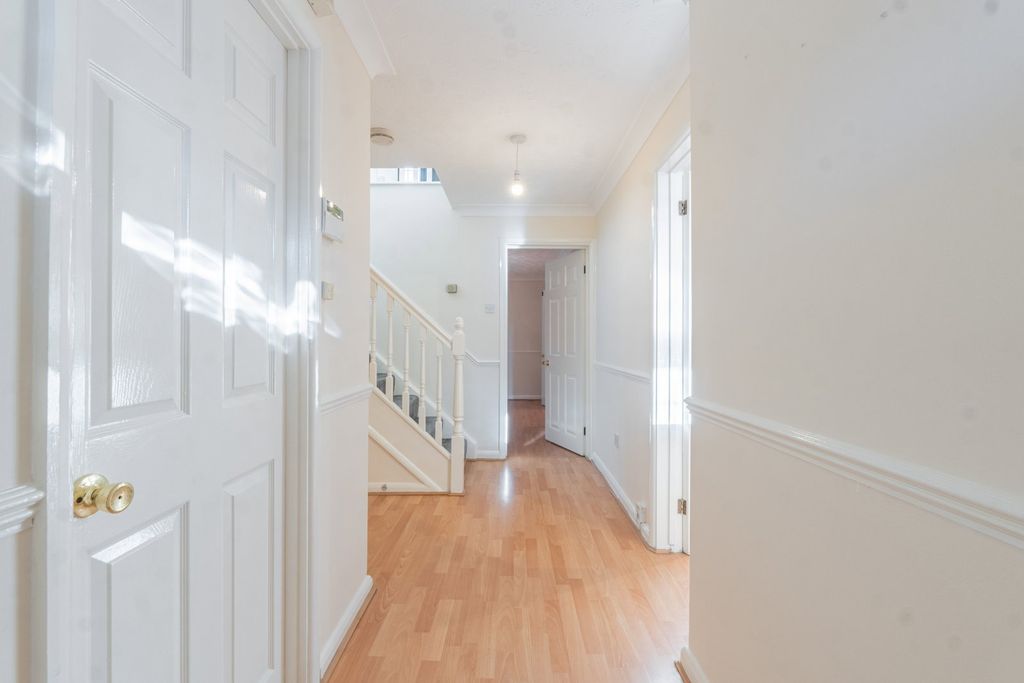 Property photo 3 of 31