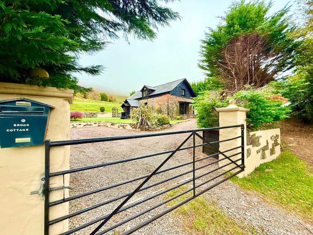 Property photo 1 of 28