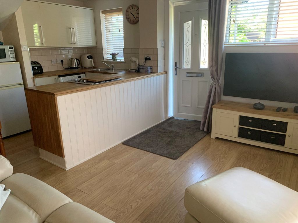 Property photo 1 of 11 Lounge/Kitchen