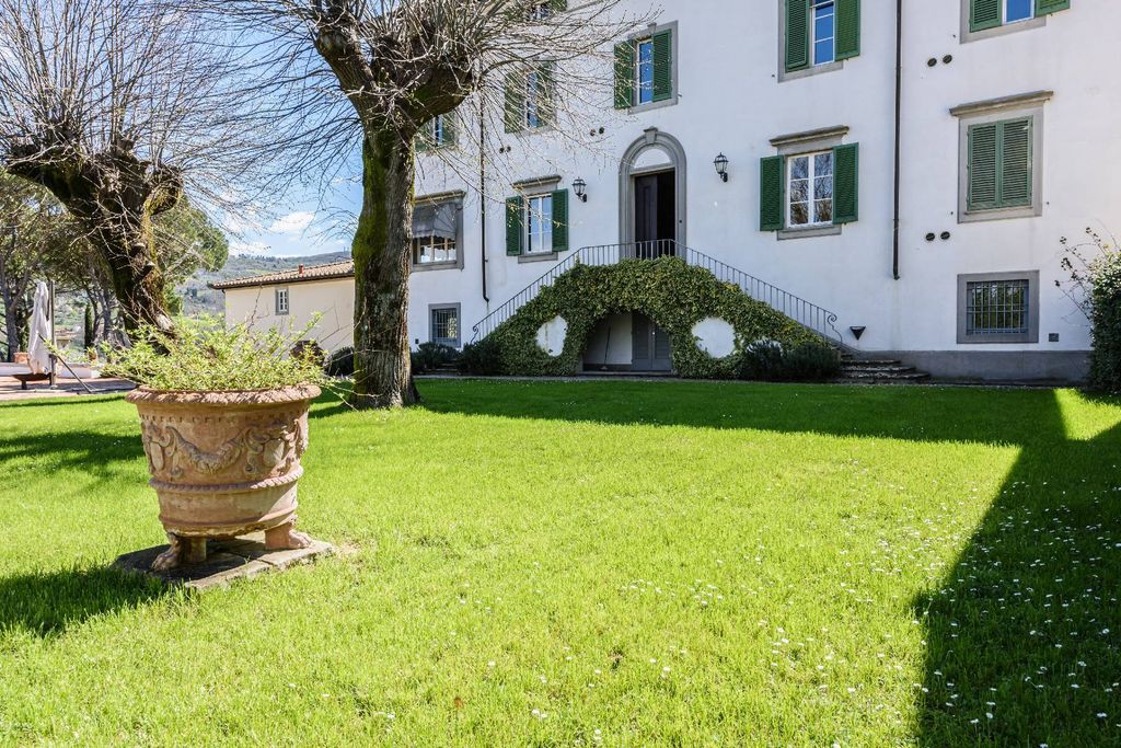 Property photo 1 of 34