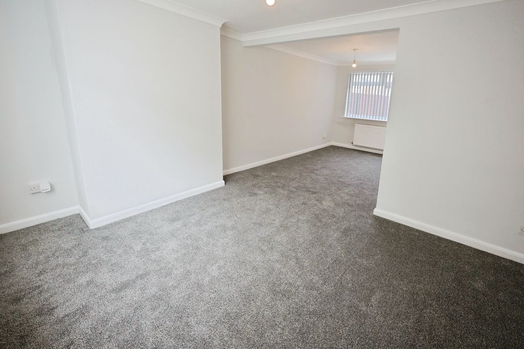 Property photo 3 of 9 Pbox-Img.Jpg