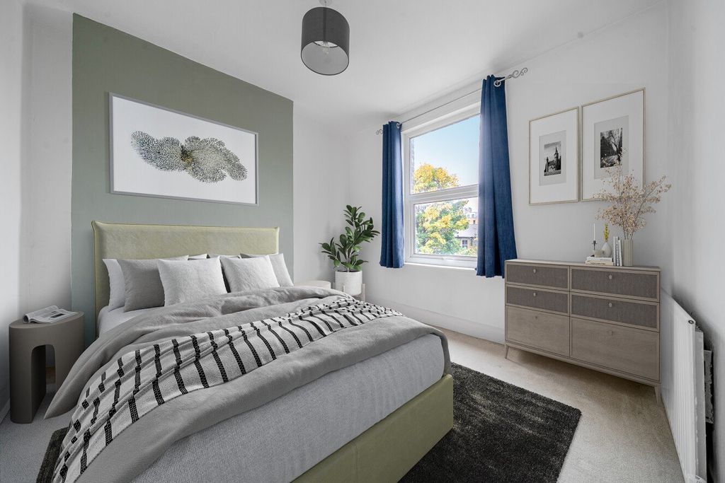 Property photo 2 of 8 Picture No. 11