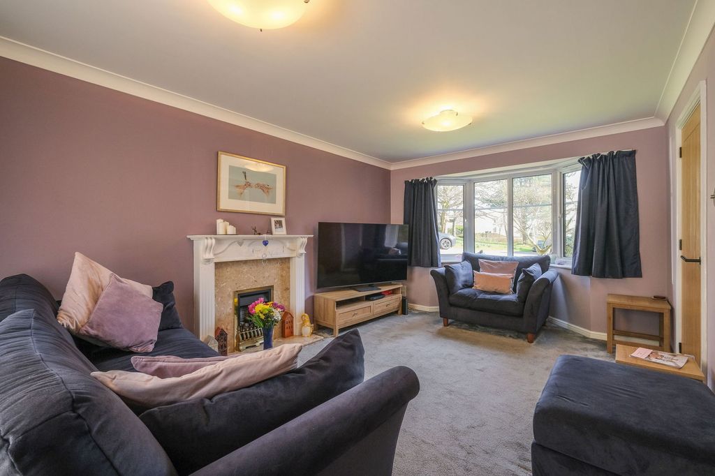 Property photo 3 of 27