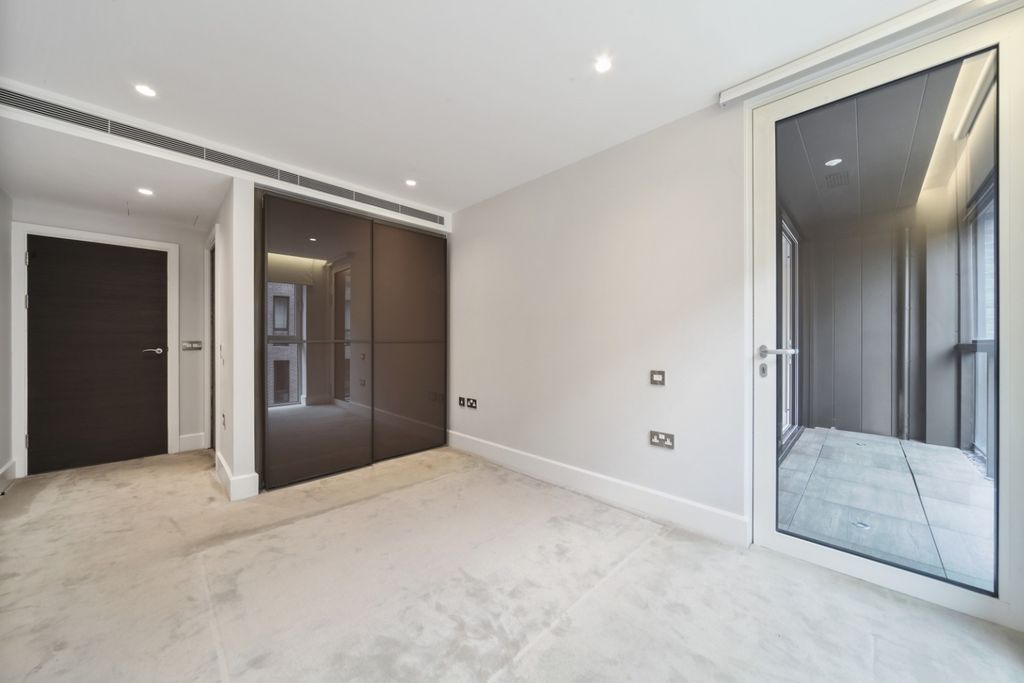 Property photo 2 of 18 2557863