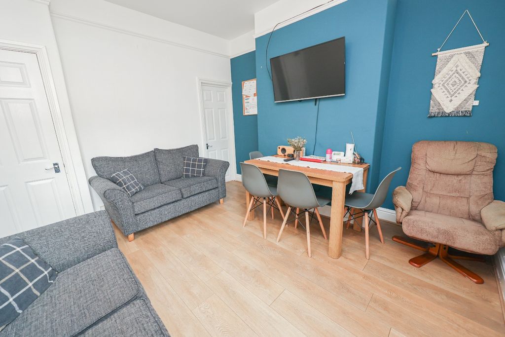 Property photo 3 of 15 4362953