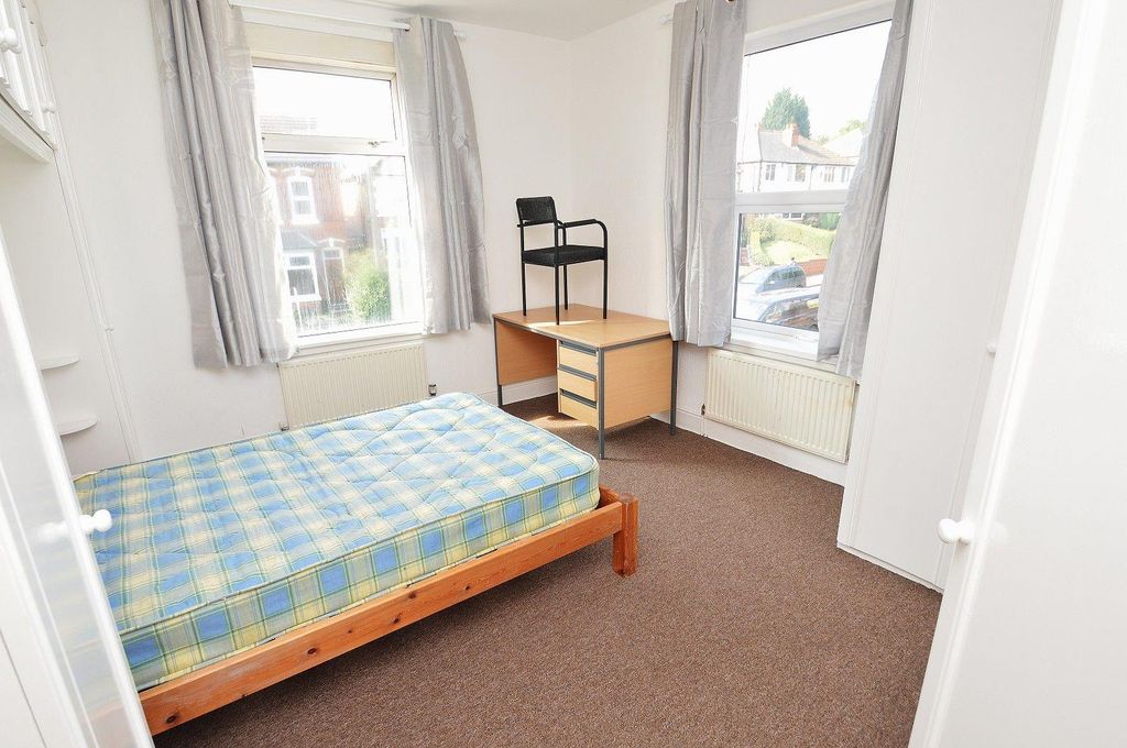 Property photo 3 of 9 Front