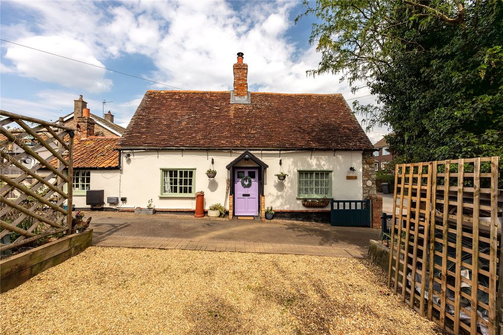 Property photo 1 of 34 Picture No. 02