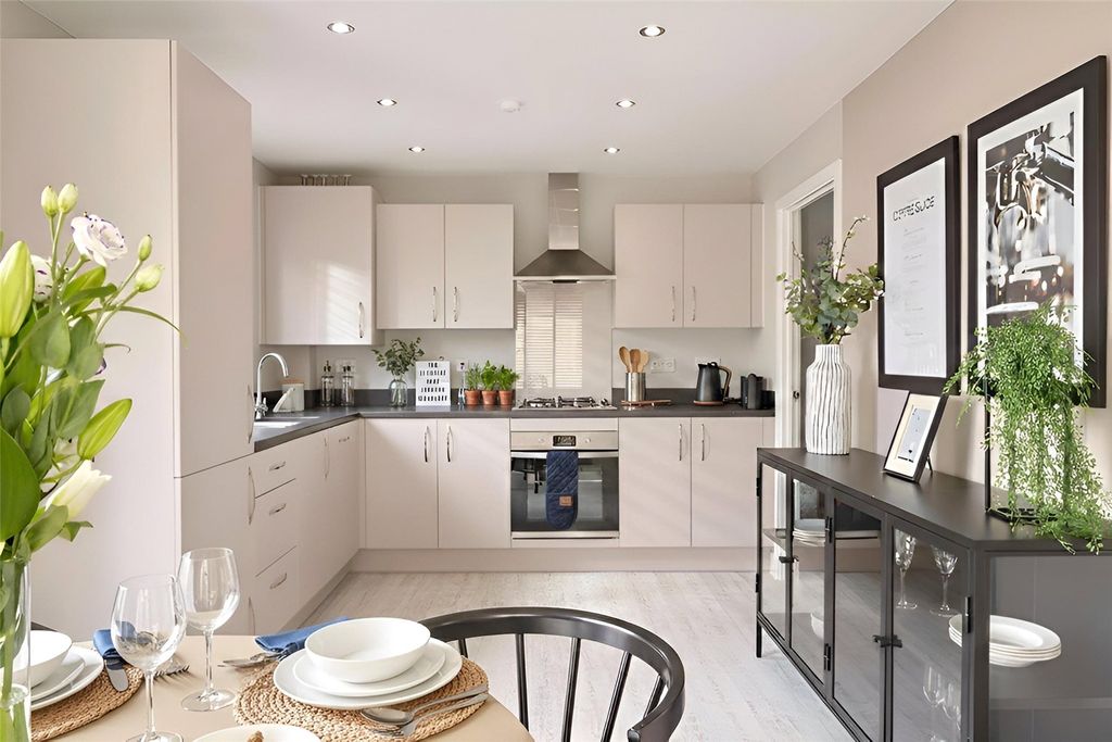 Property photo 2 of 9 Kitchen