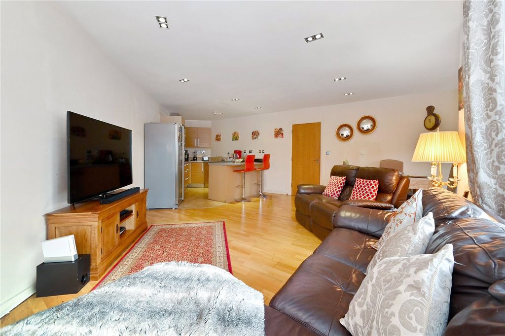 Property photo 2 of 11