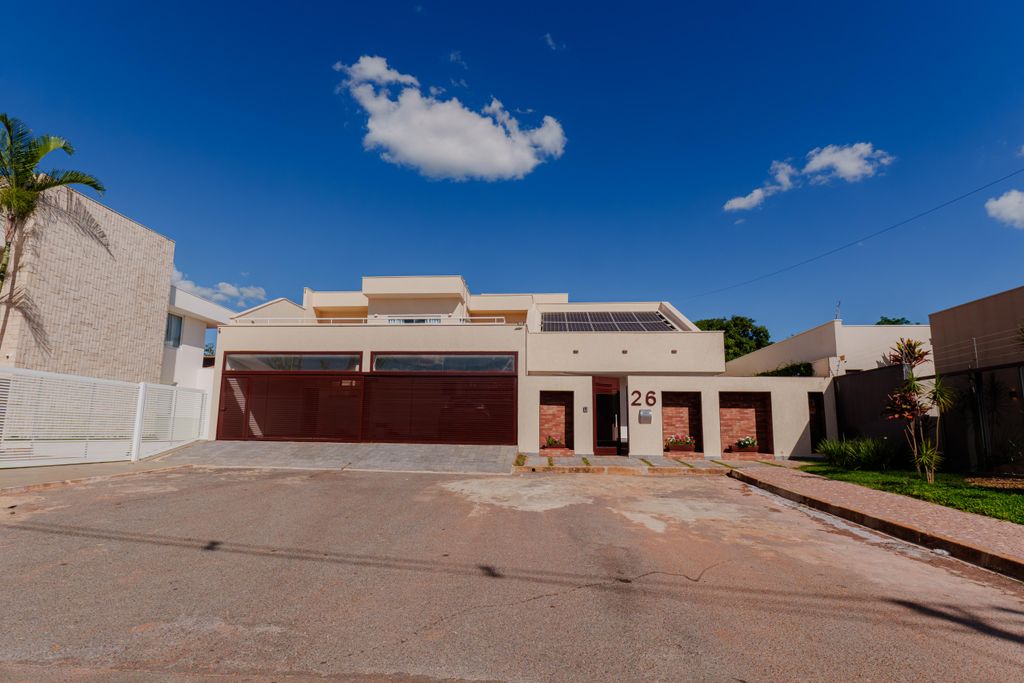 Property photo 2 of 70