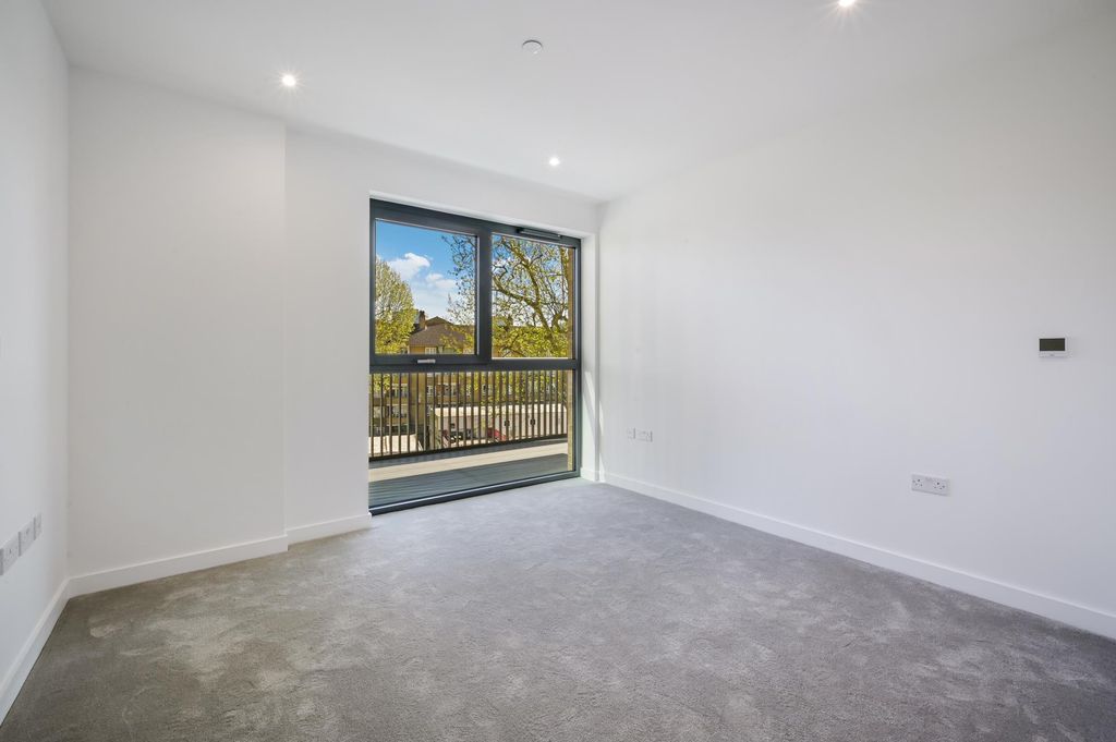 Property photo 3 of 9