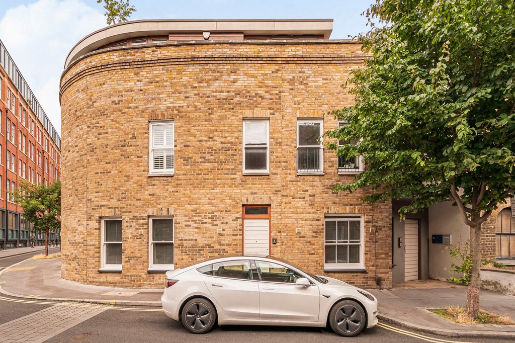 Property photo 2 of 15