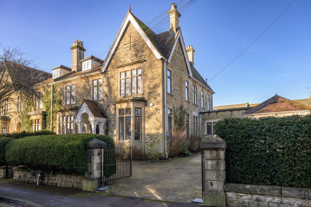 Property photo 1 of 30 Image