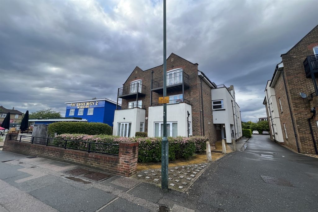 Property photo 1 of 12 (Main)