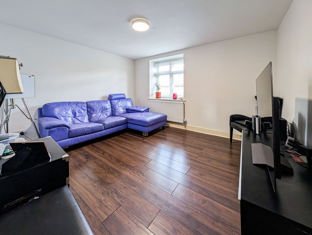 Property photo 3 of 8