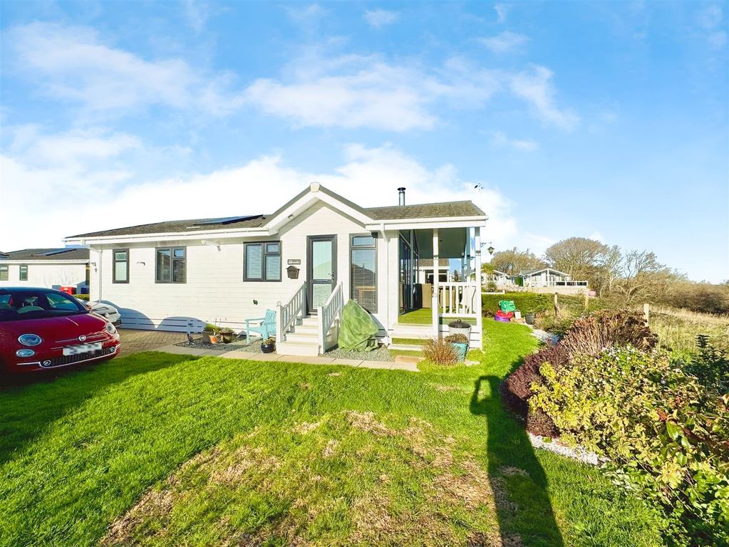 Property photo 1 of 17 St. Pierre Country Park