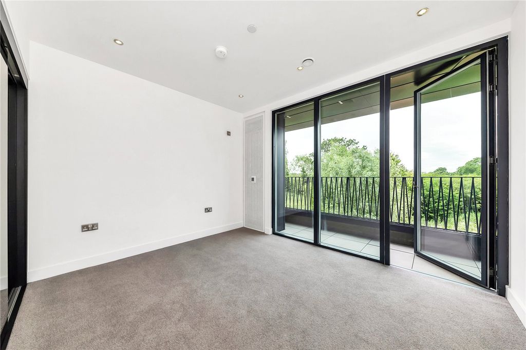 Property photo 3 of 10 Picture No. 01
