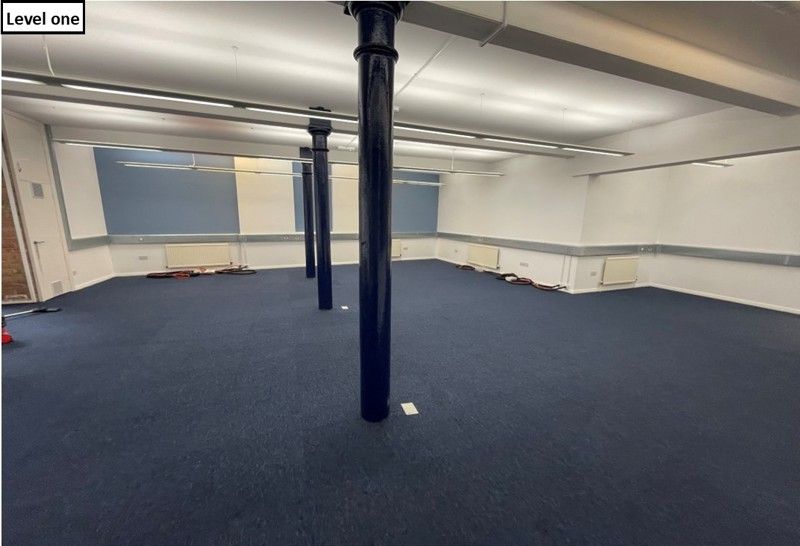 Property photo 3 of 12 Photo 28